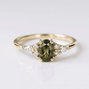 טבעת אר דקו טורמלין אובל ויהלומי צד