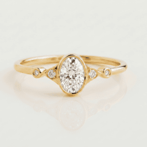 טבעת יהלום אובל ומשולשים